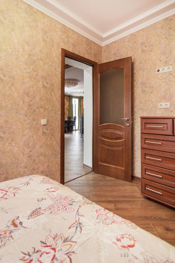Deribasovskay Street Apartments أوديسا المظهر الخارجي الصورة